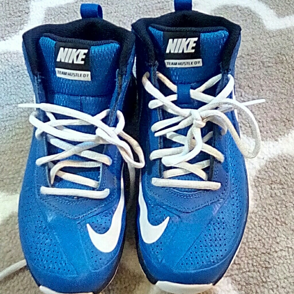 ✨PRICE DROP! Nike sneakers - very good condition
